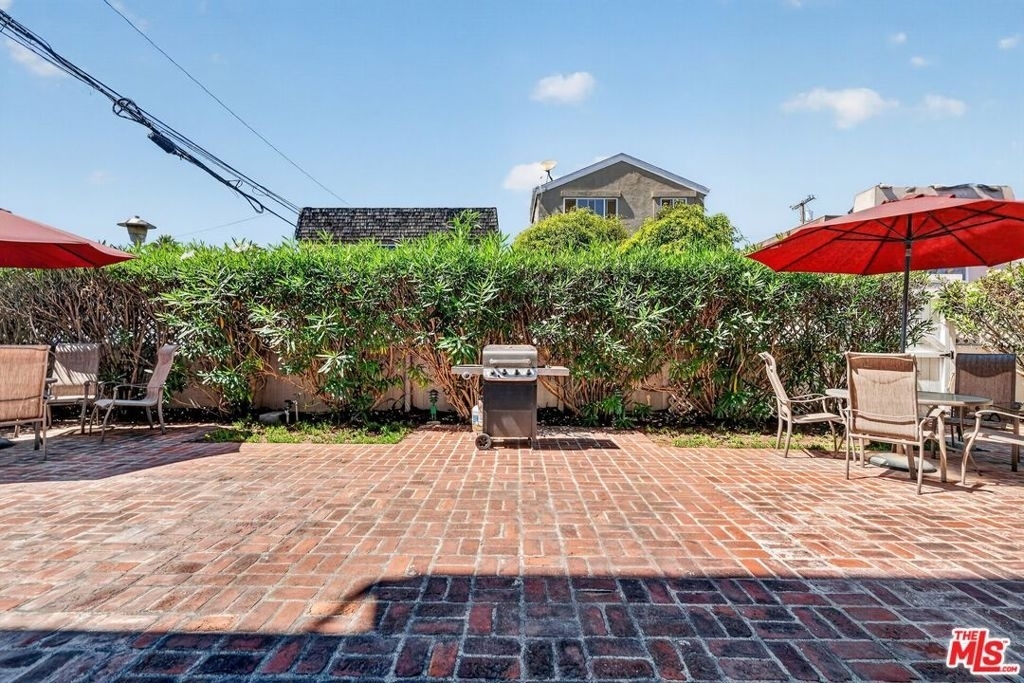 10 19th Avenue - Photo 11