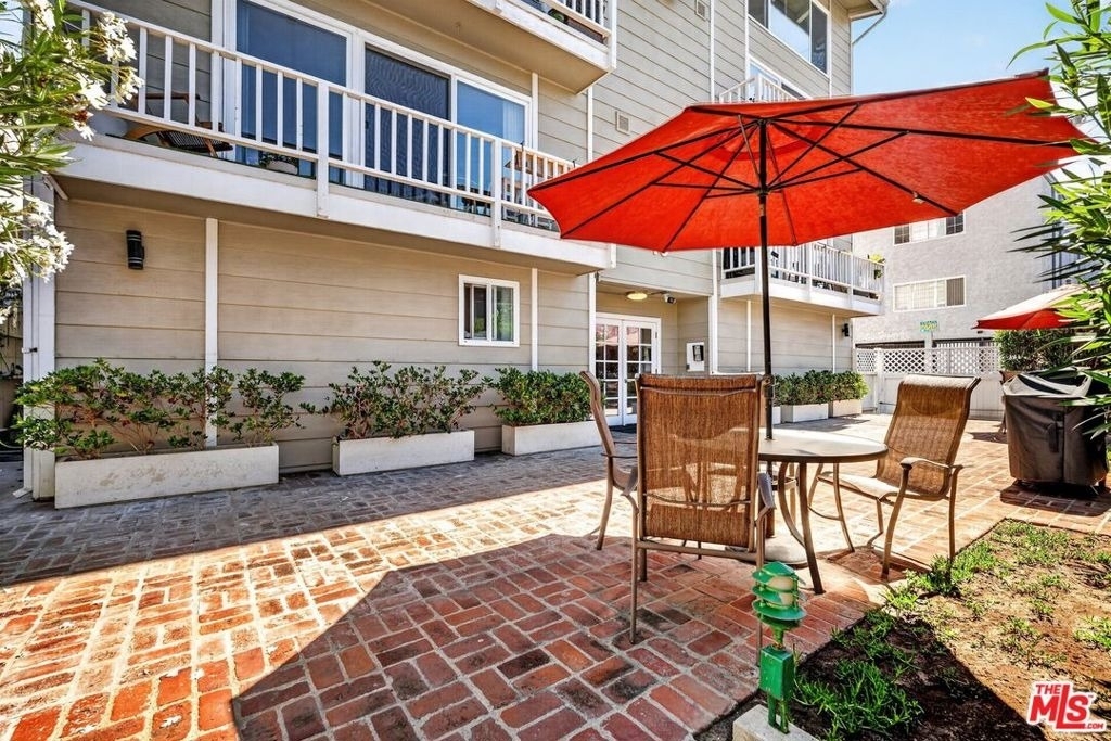 10 19th Avenue - Photo 3