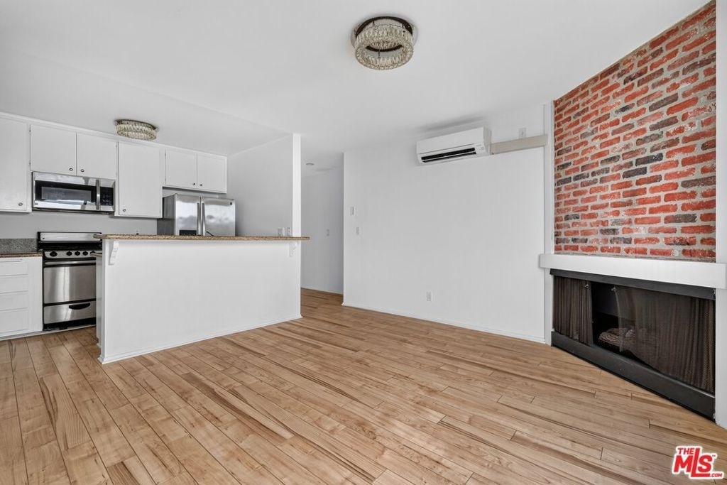 10 19th Avenue - Photo 1