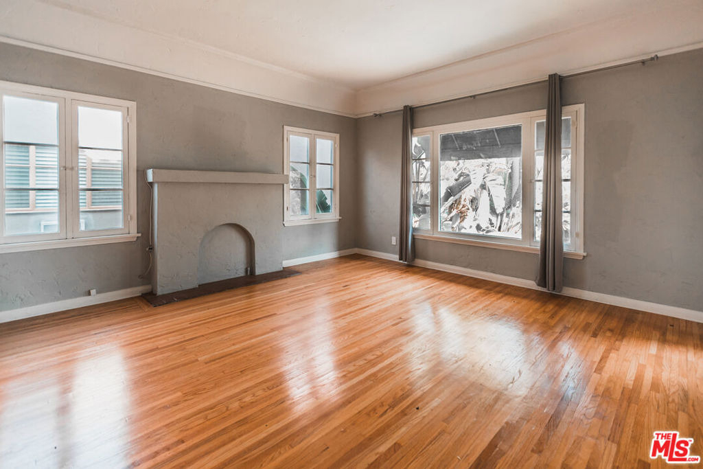 817 Westmount Drive - Photo 6