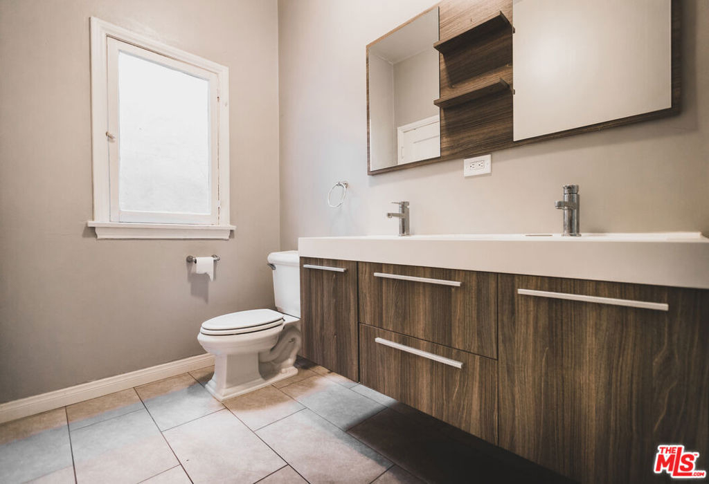 817 Westmount Drive - Photo 13