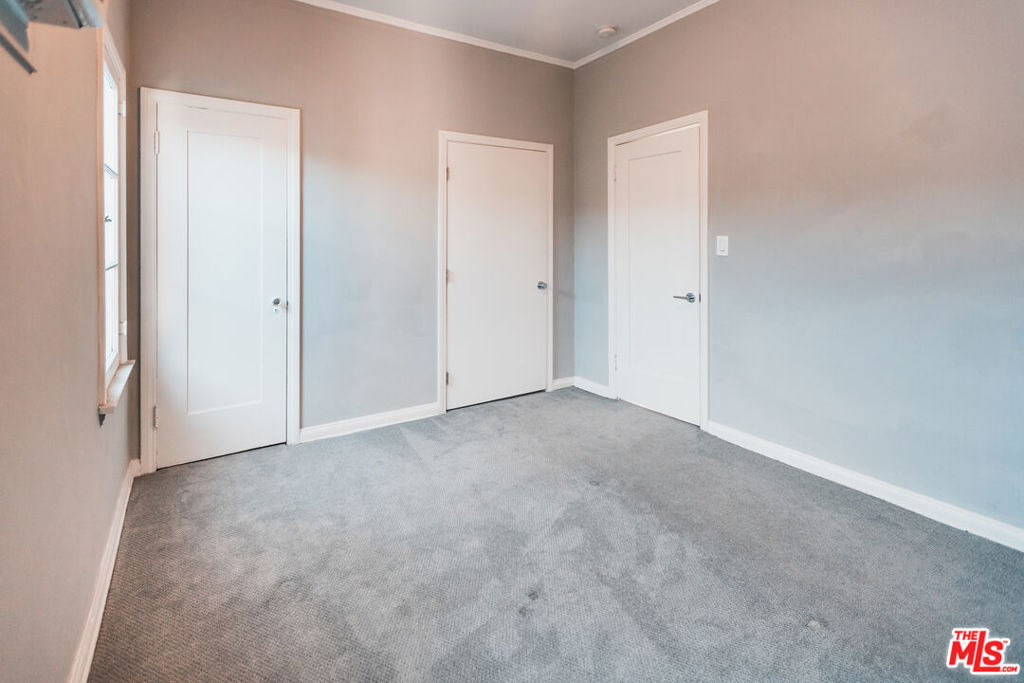 817 Westmount Drive - Photo 11