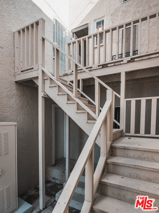 817 Westmount Drive - Photo 19