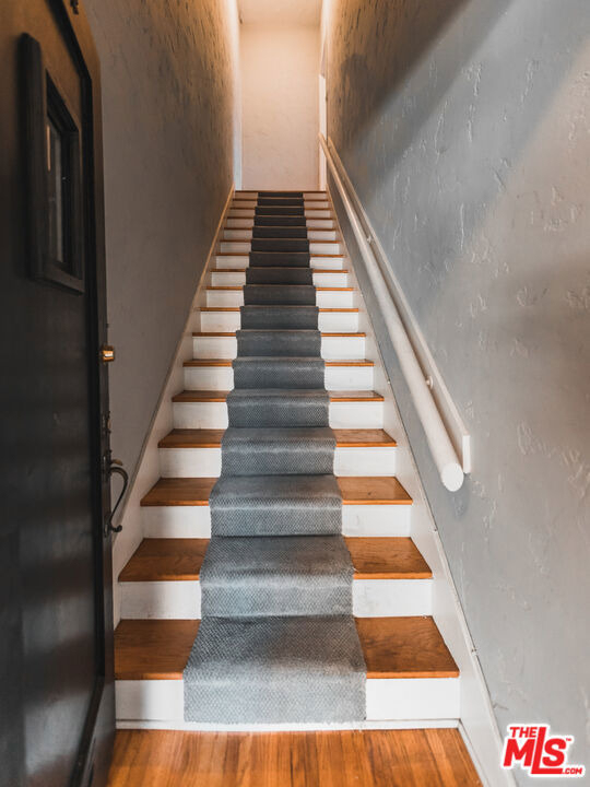 817 Westmount Drive - Photo 2