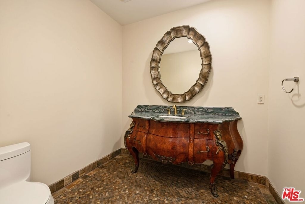 419 N Laurel Avenue - Photo 9