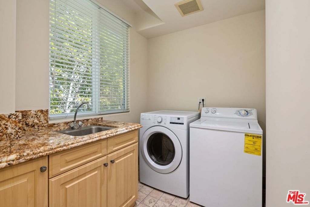 419 N Laurel Avenue - Photo 45