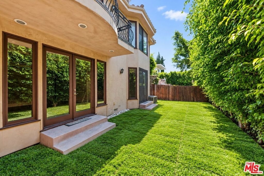 419 N Laurel Avenue - Photo 47