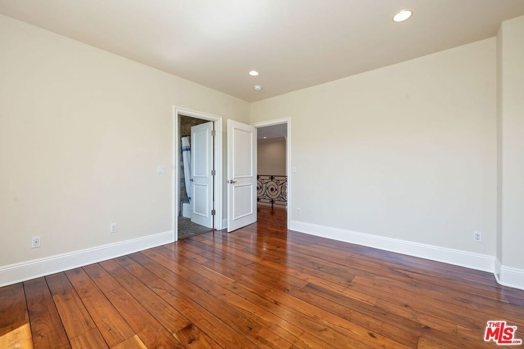 419 N Laurel Avenue - Photo 38