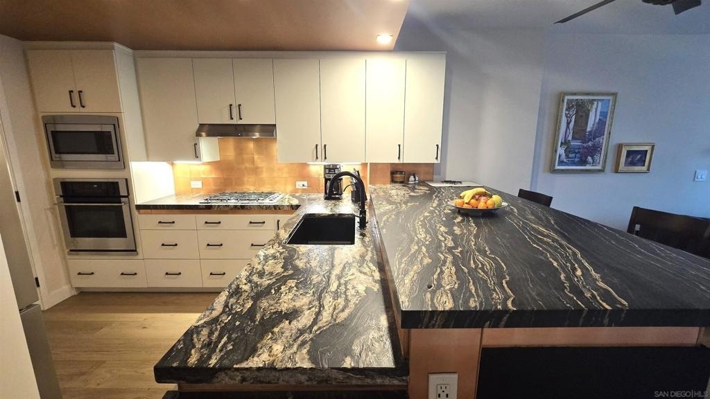 325 7th Ave - Photo 3
