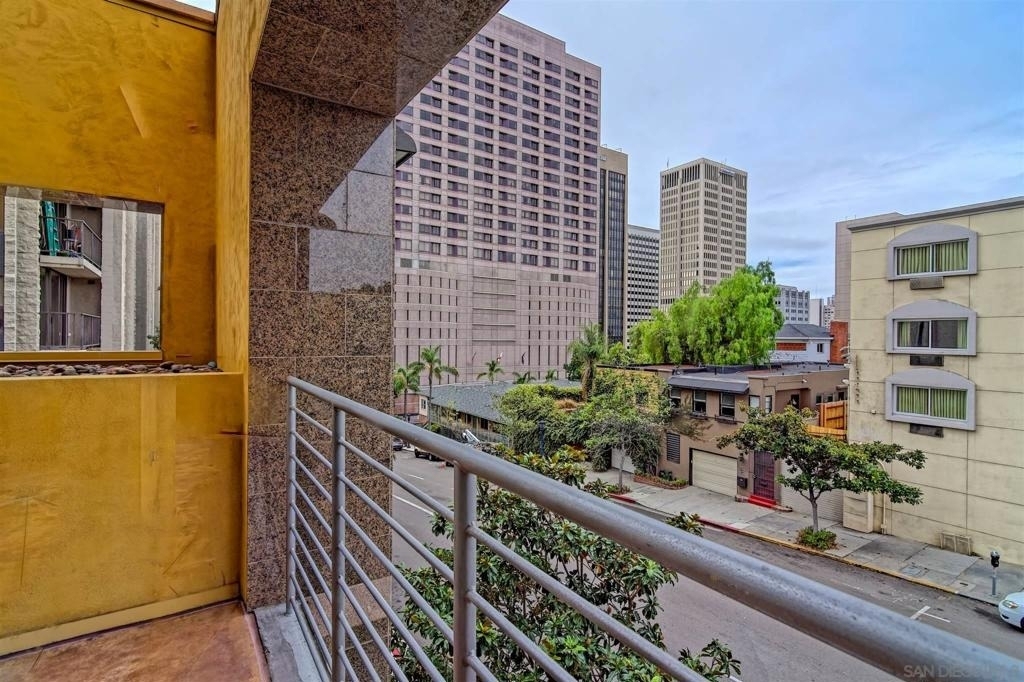 801 Ash St - Photo 11