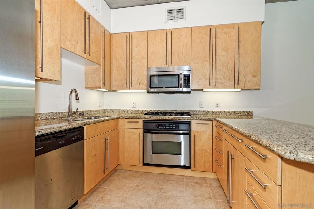 801 Ash St - Photo 7