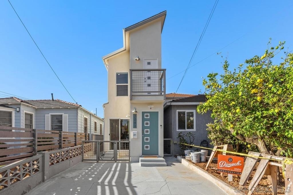 3043 Oliphant St - Photo 0