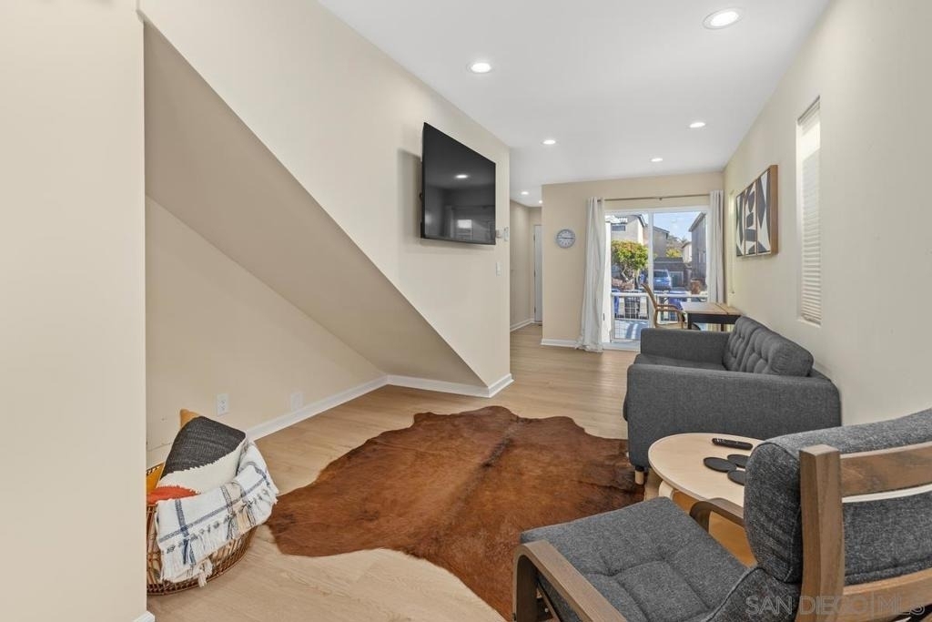 3043 Oliphant St - Photo 11