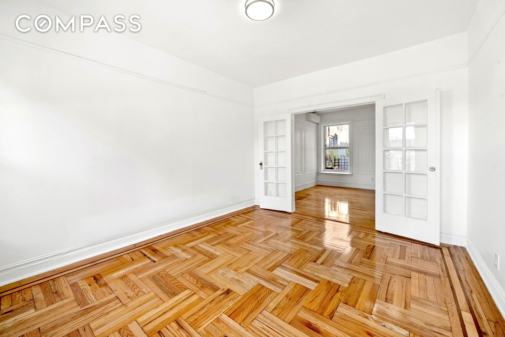 404 Hawthorne Street - Photo 12