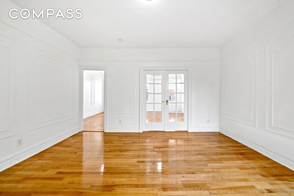 404 Hawthorne Street - Photo 1