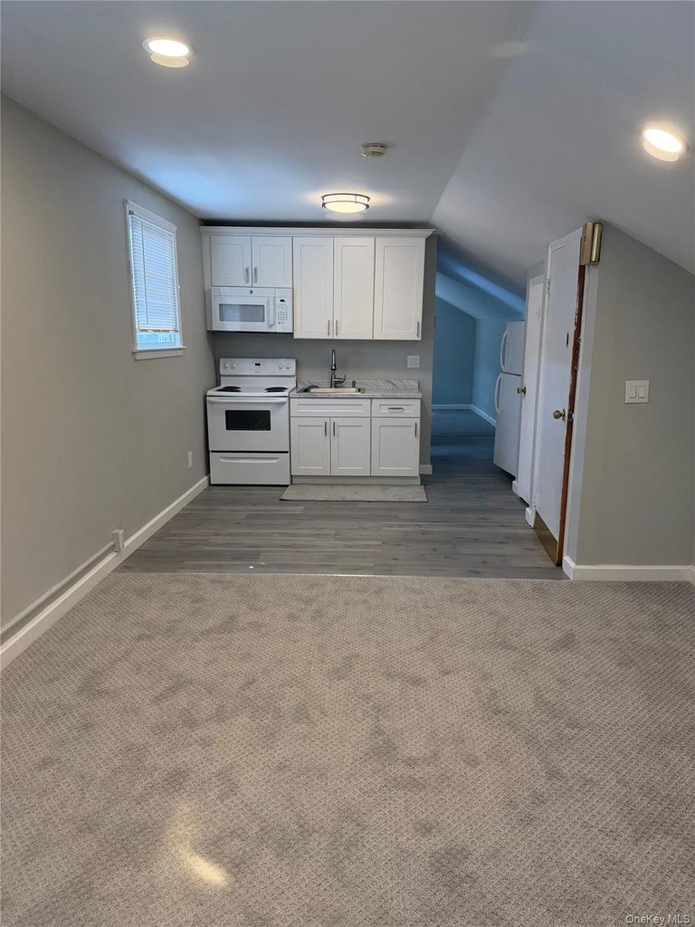 145 Dimond Avenue - Photo 2
