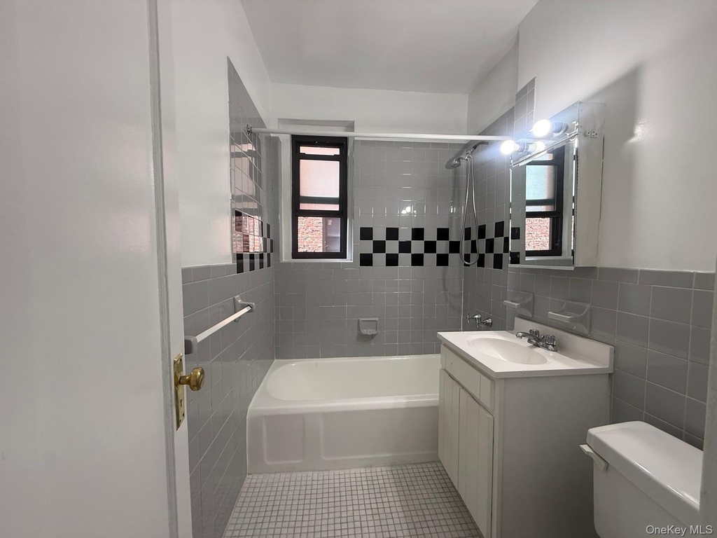 92 11 35 Avenue - Photo 4