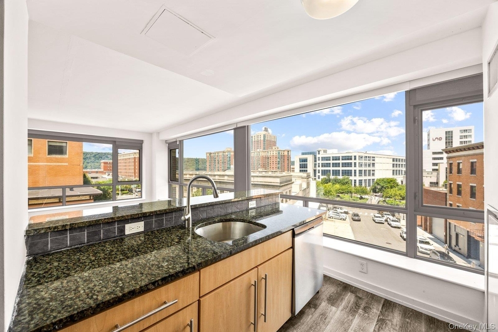 66 Main Street - Photo 4