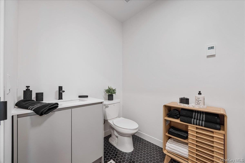 8 Chester Avenue - Photo 4