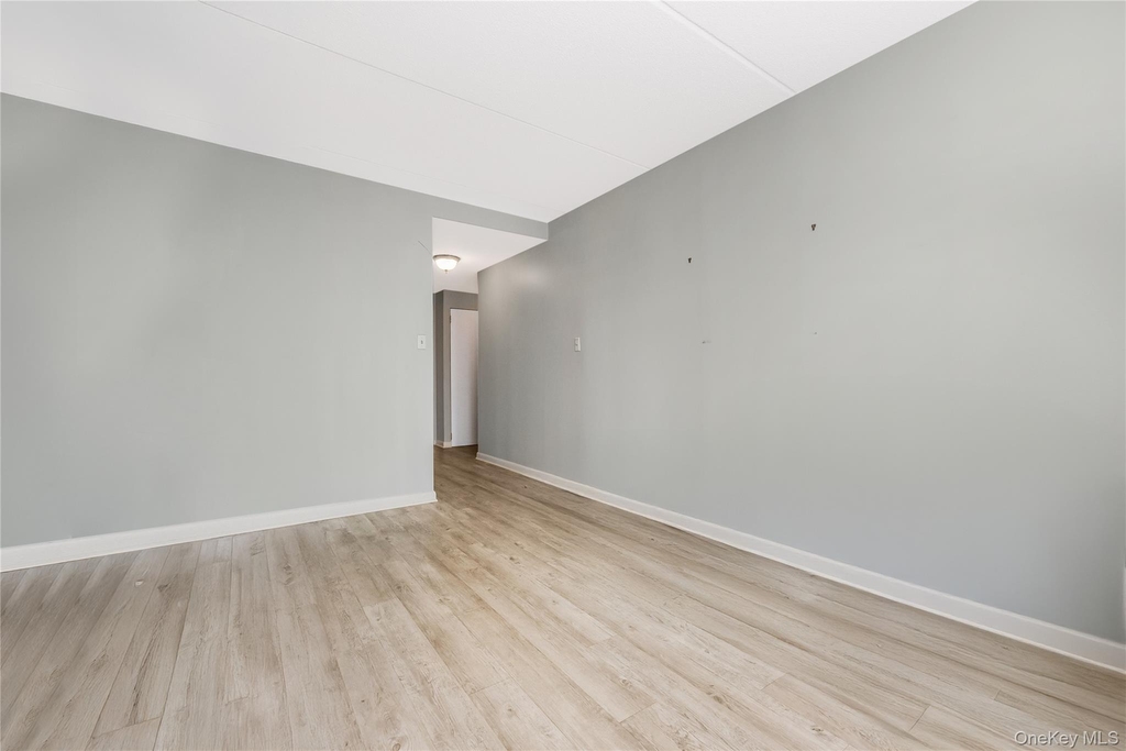 230 W Broadway - Photo 5