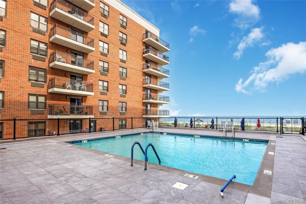 230 W Broadway - Photo 27
