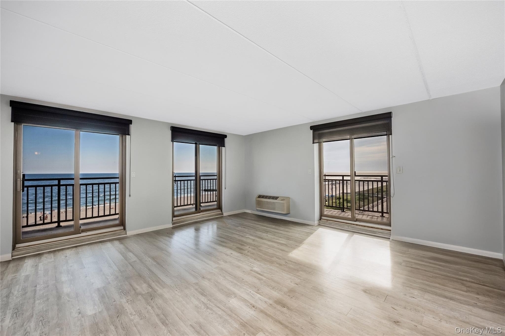 230 W Broadway - Photo 7