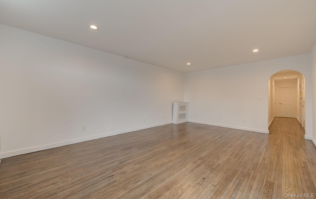 215 Middle Neck Road - Photo 6