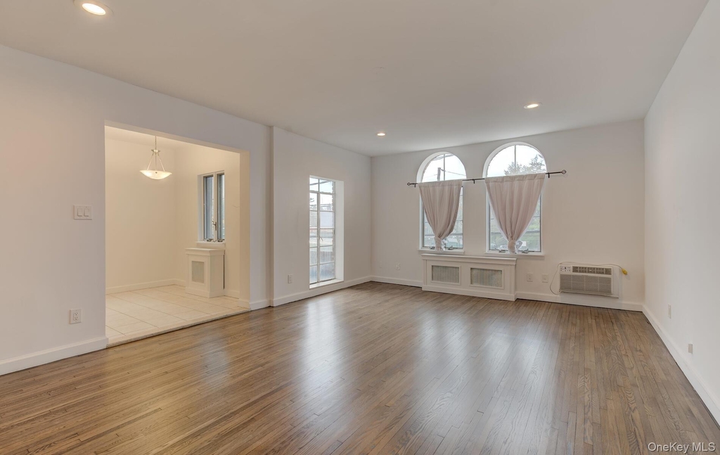 215 Middle Neck Road - Photo 8