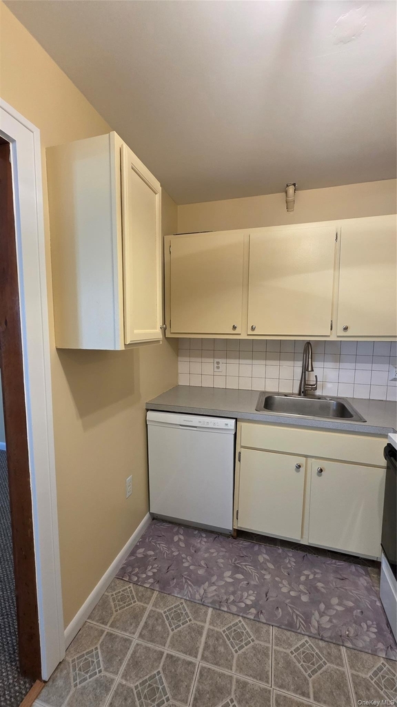47 Scarborough Lane - Photo 3