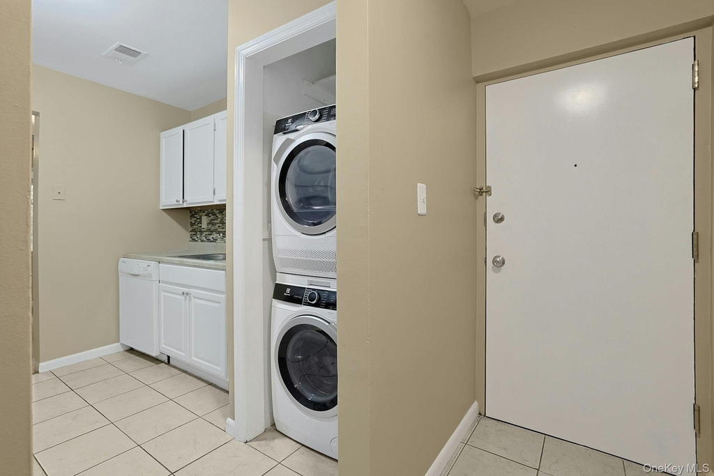 214 Kennedy Drive - Photo 2
