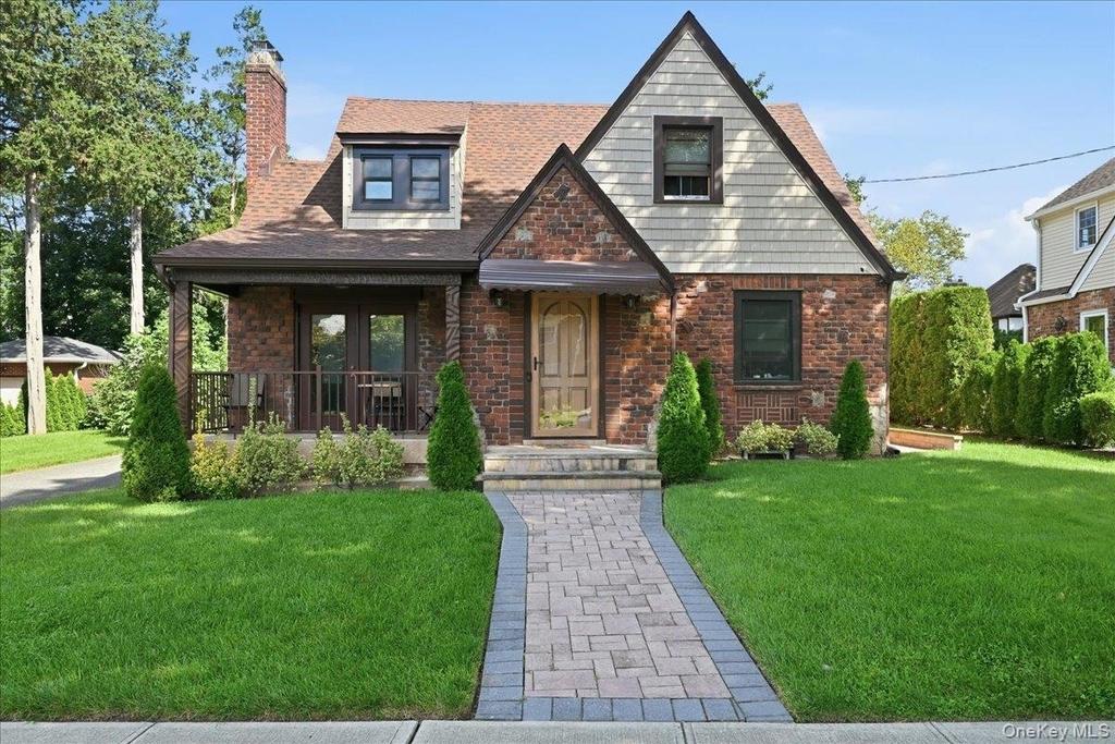 201 Glenmore Street - Photo 0
