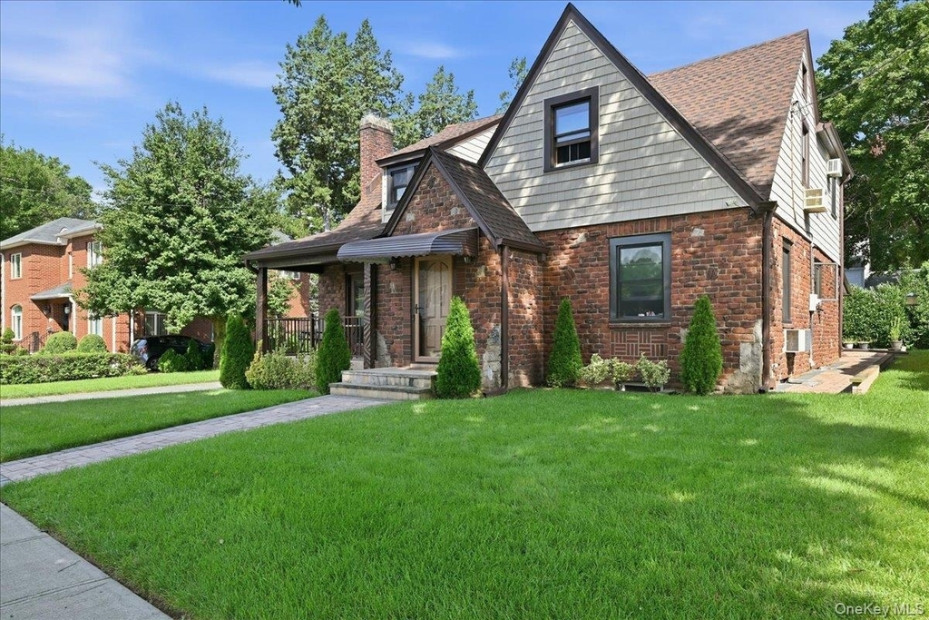 201 Glenmore Street - Photo 2