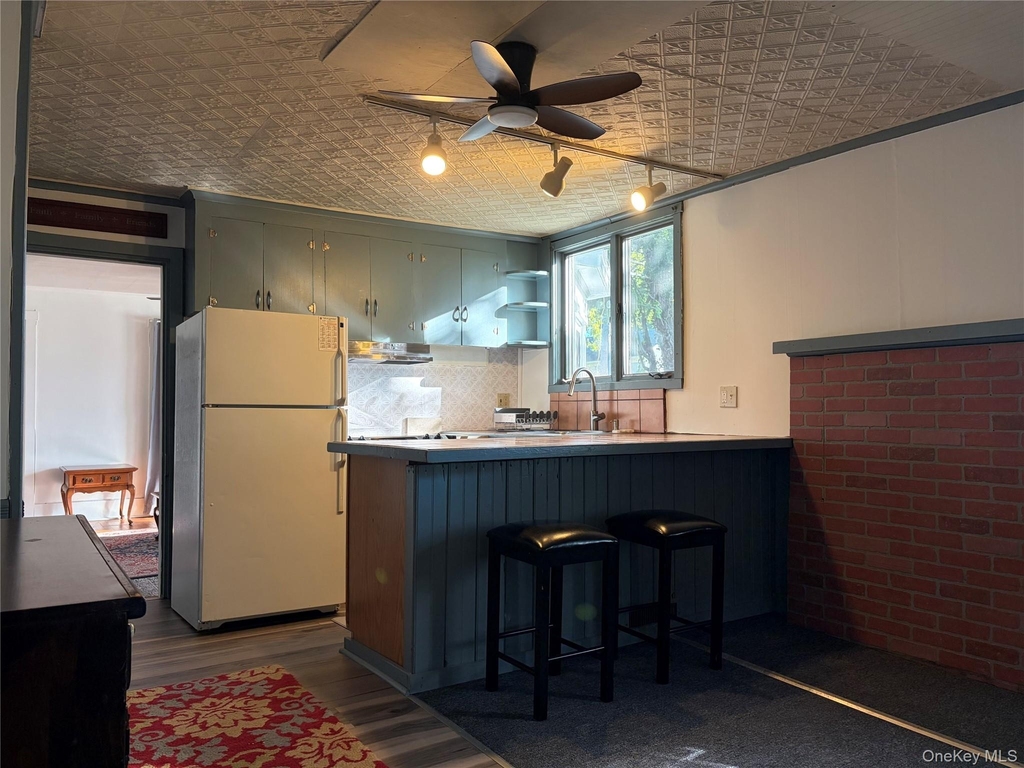 549 Main Road - Photo 2