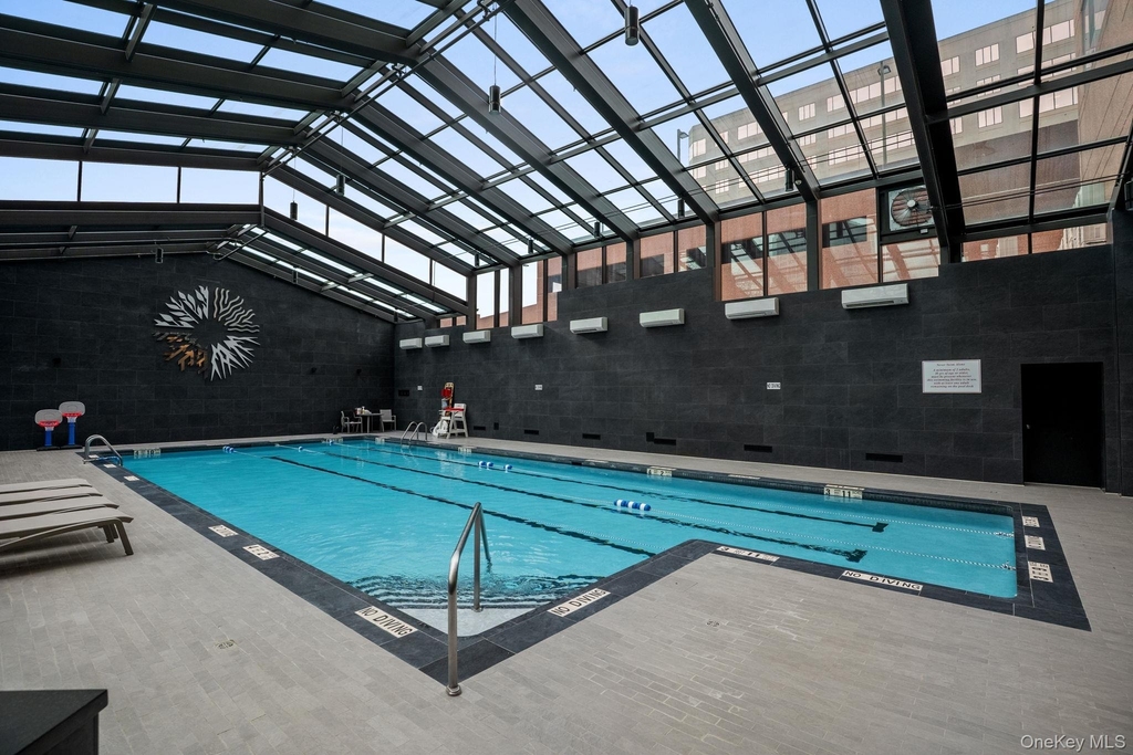 4 Martine Avenue - Photo 14