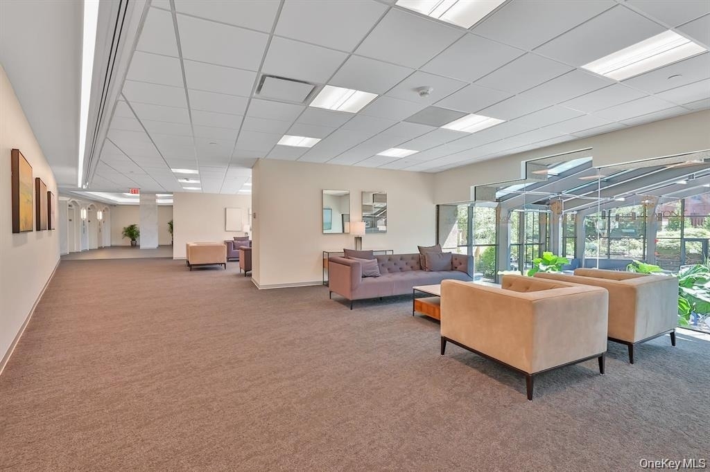 4 Martine Avenue - Photo 3