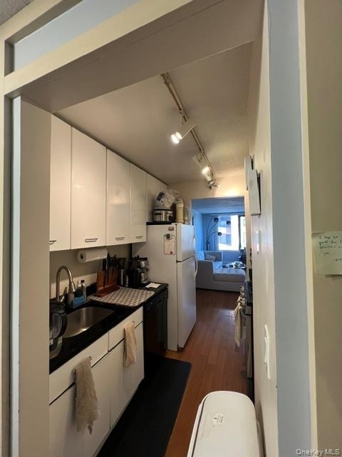 4 Martine Avenue - Photo 6