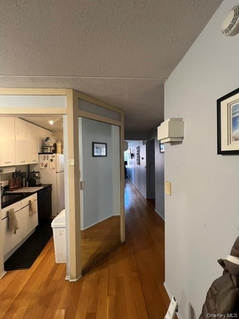 4 Martine Avenue - Photo 5