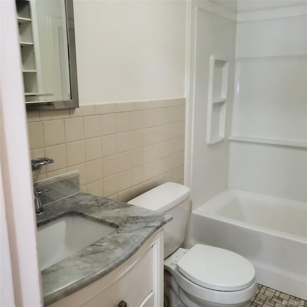 160 West Road - Photo 5