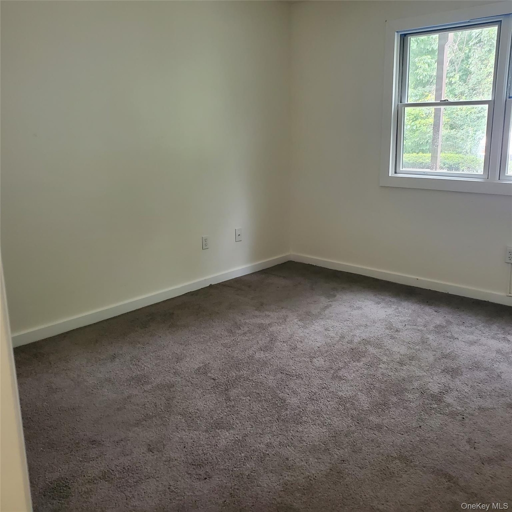 160 West Road - Photo 4