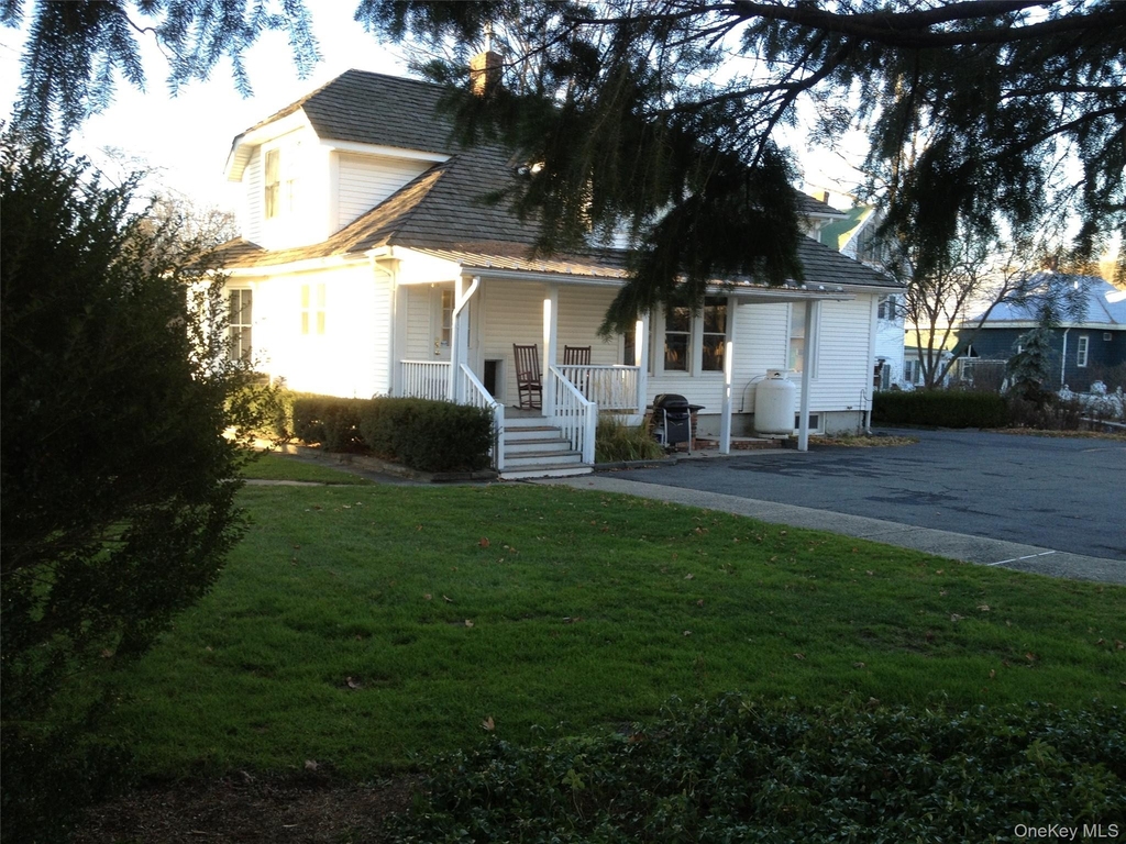 232 Maple Avenue - Photo 1