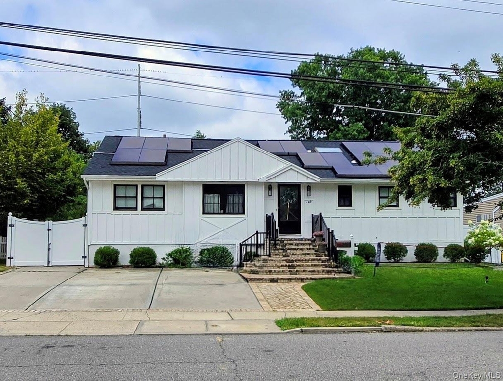 49 Miller Boulevard - Photo 0