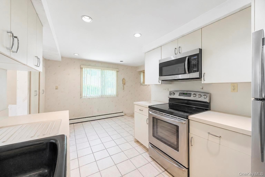 25 Hewes Street - Photo 13