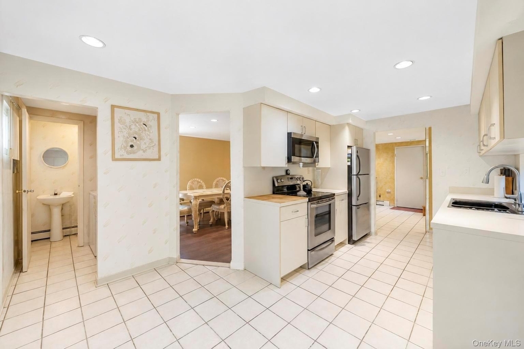 25 Hewes Street - Photo 16