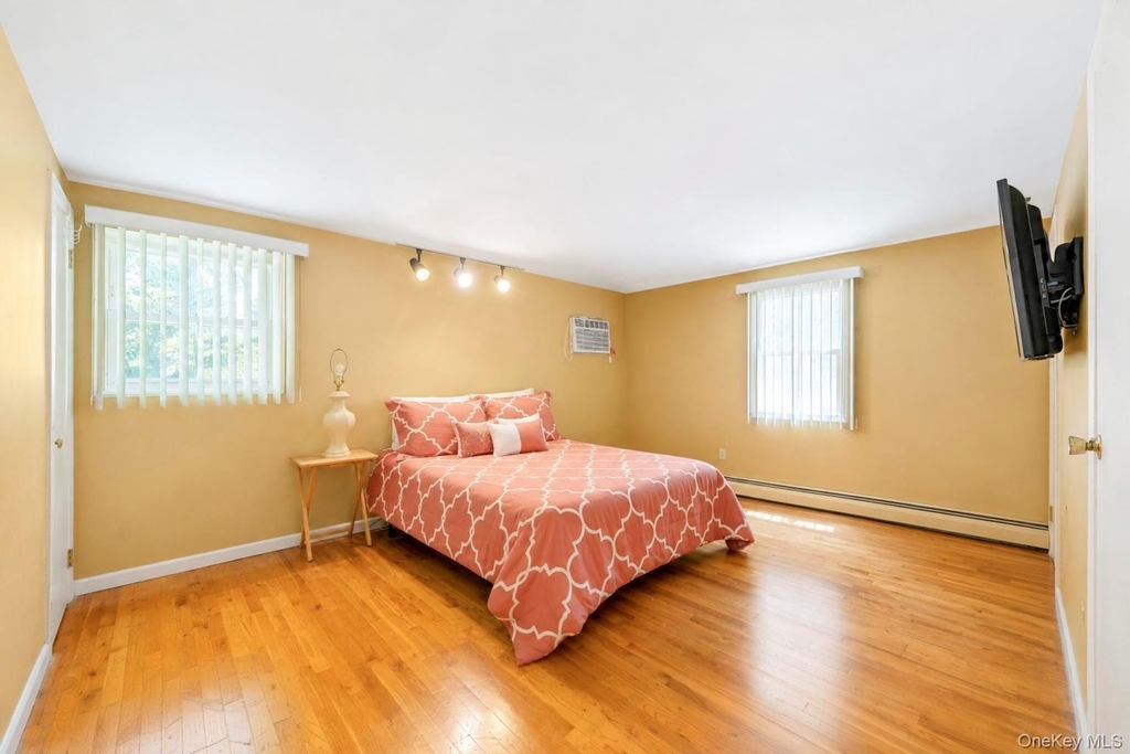 25 Hewes Street - Photo 36