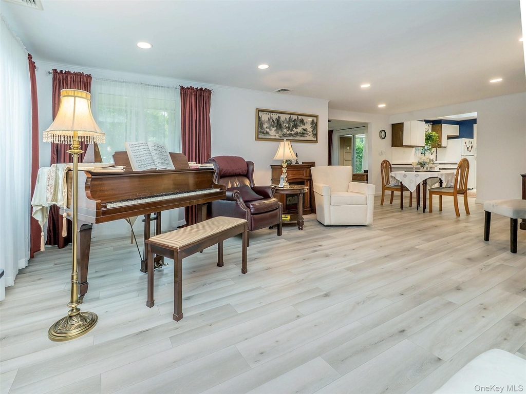 7 Appletree Lane - Photo 10