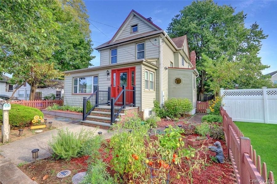 712 Parsonage Street - Photo 0