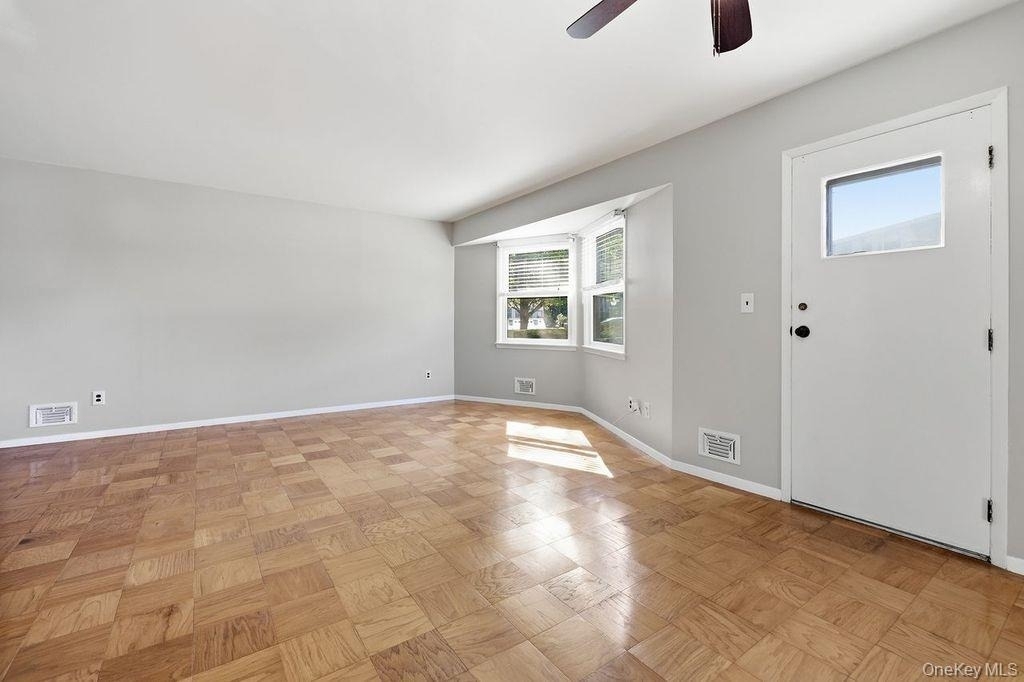 16d Essex Place - Photo 7