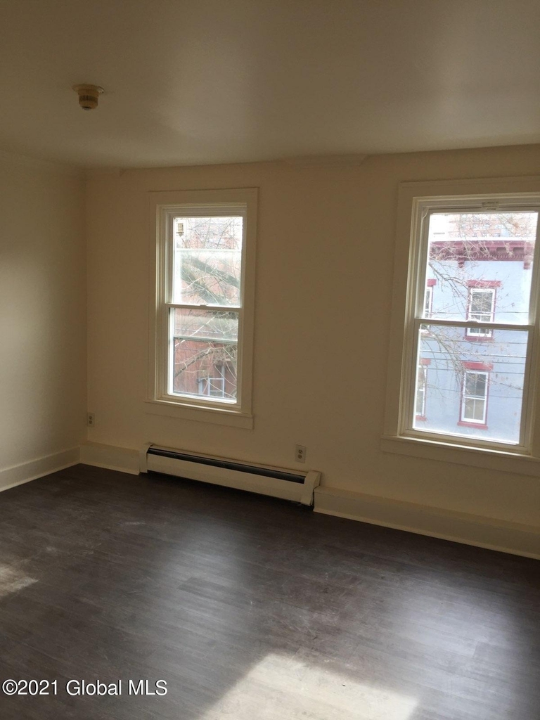 45 Park Avenue - Photo 1