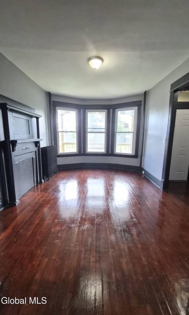 41-43 N Manning Boulevard - Photo 2