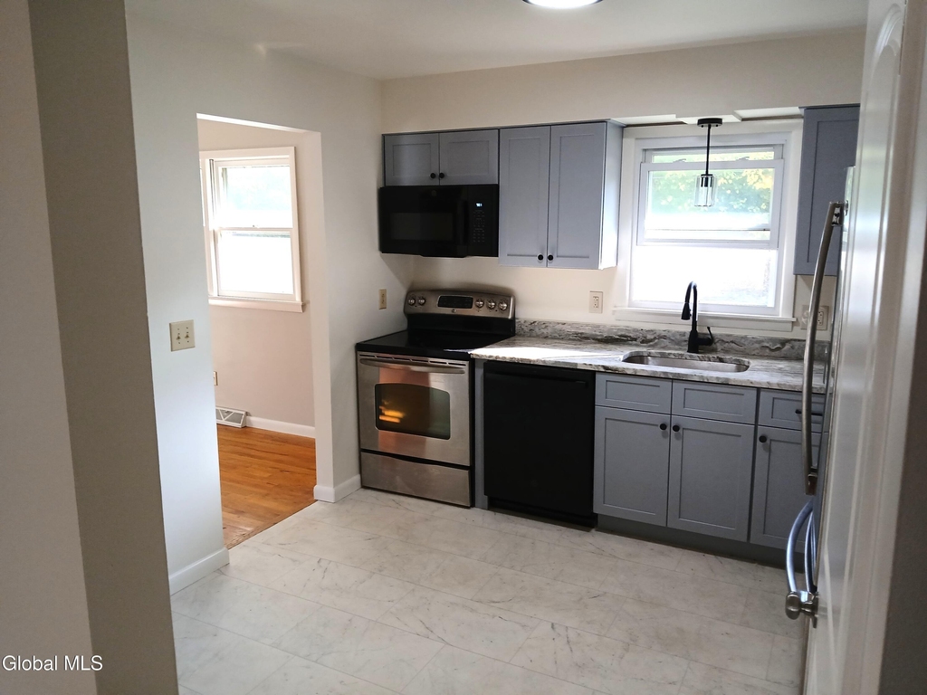 3 Mohawk View Road - Photo 8
